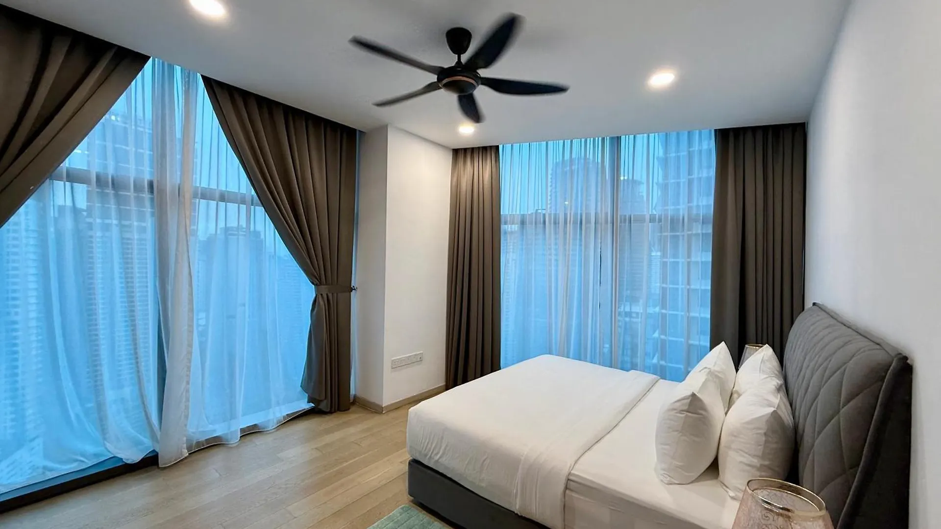 Eaton Residence Klcc Premium Kuala Lumpur 0*,